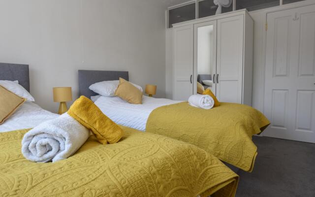 Siesta a Spacious Family Home From Home