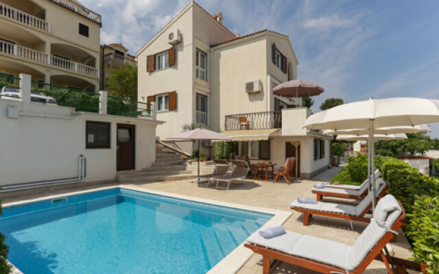 Holiday house Dupla - with pool Okrug Donji. Island Ciovo