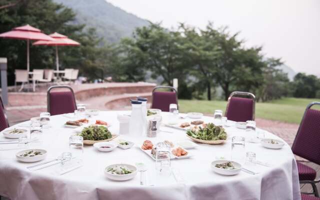 Hotel West of Canaan