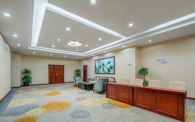 New Land Hotel