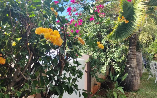 R Garden Pointe Aux Sables