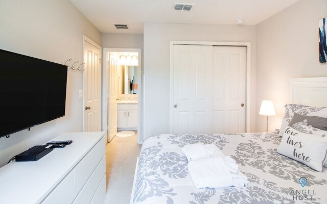 Spacious 4B Family-friendly Townhome Near Disney!