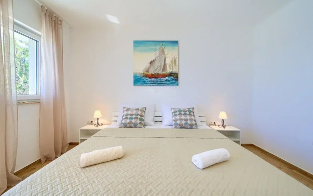 Modern Villa in Cres With Pool
