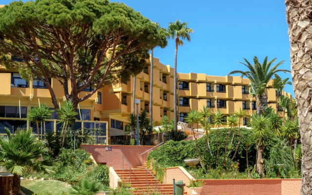 Auramar Beach Resort
