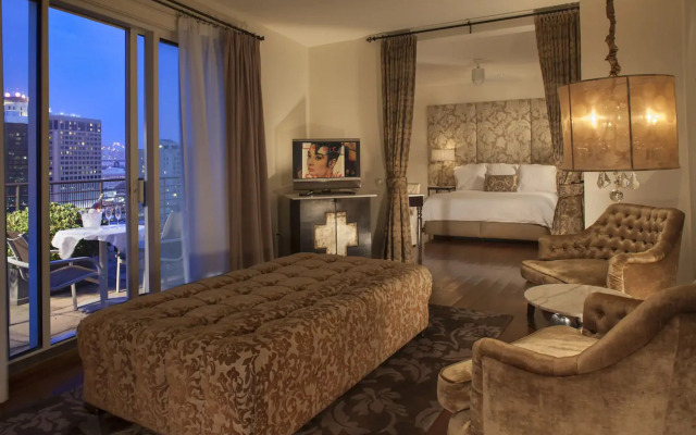 International House Hotel