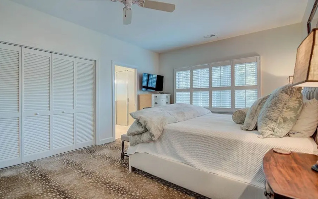 510 Grier 3 Br Villa by RedAwning