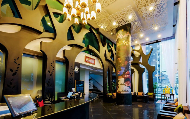 Raha Grand Hotel