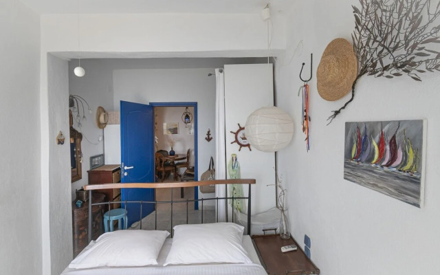 Poseidon Seafront Apartment by Rentalspro