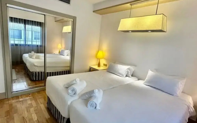 Engracia Square 1-bedroom Apartment in Chamber