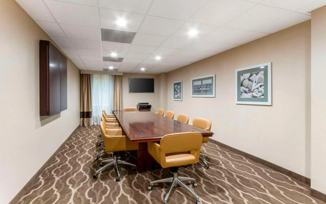 Comfort Suites