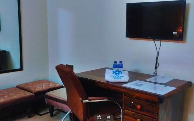 Waypoint Hotel