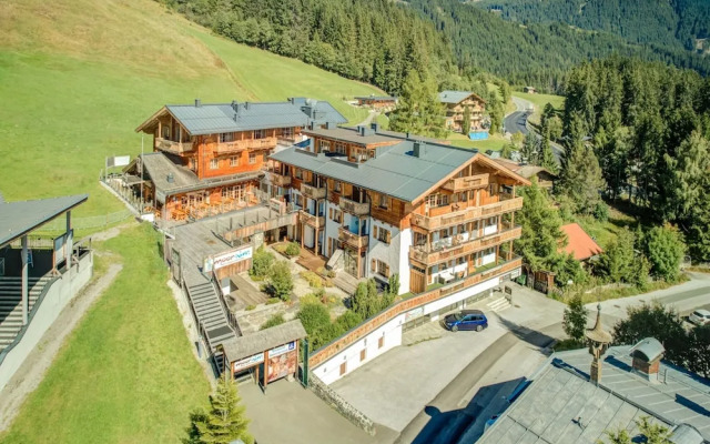 Dreany Apartment Right Next to the Cable Cars