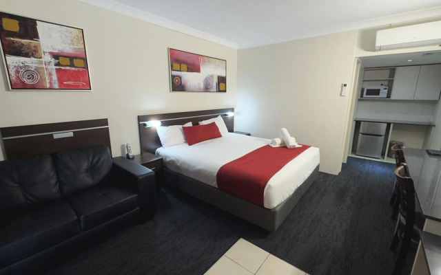 Golden West Motor Inn