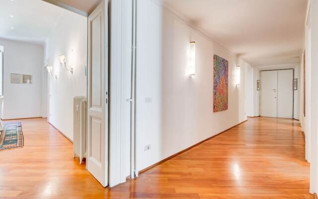 Luxury apartment in the center of Rome