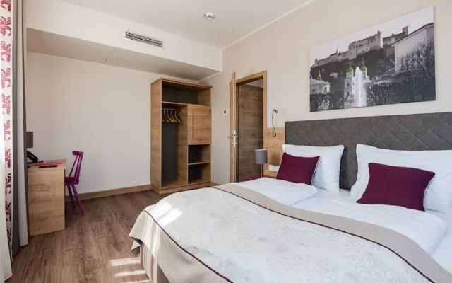 Hotel Max 70