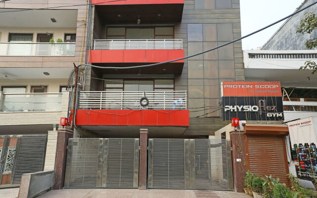 OYO Flagship 545 Rohini Pitampura