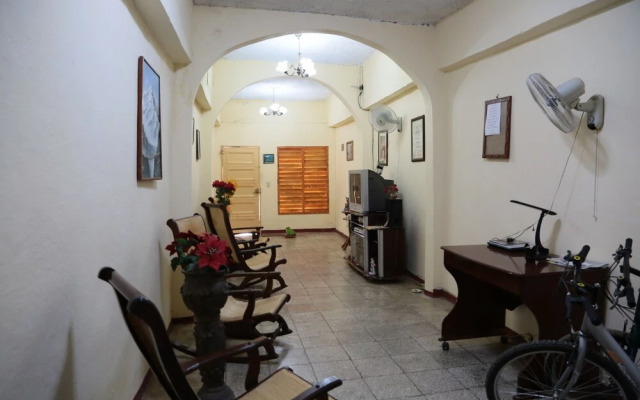 Hostal Cabriales