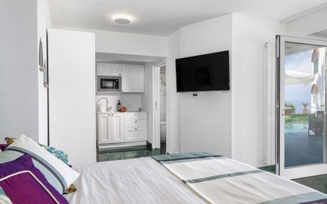JJ Capri in Capri With 2 Bedrooms and 2 Bathrooms