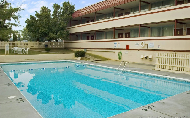Clarion Inn & Conference Center