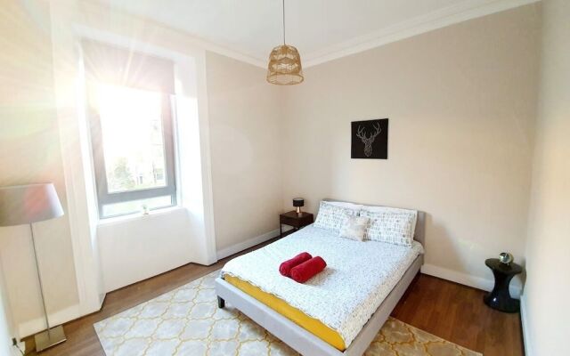 Spacious Apartment In Glasgow