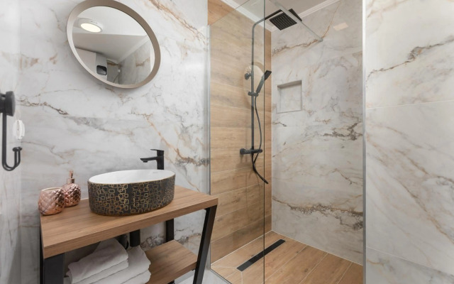 Apartments Left & Right with jacuzzi, 4 stars