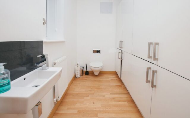 Grand Central Apartments (Peymans)