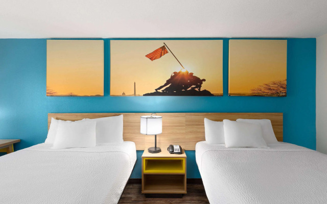 Days Inn by Wyndham Clarksville North