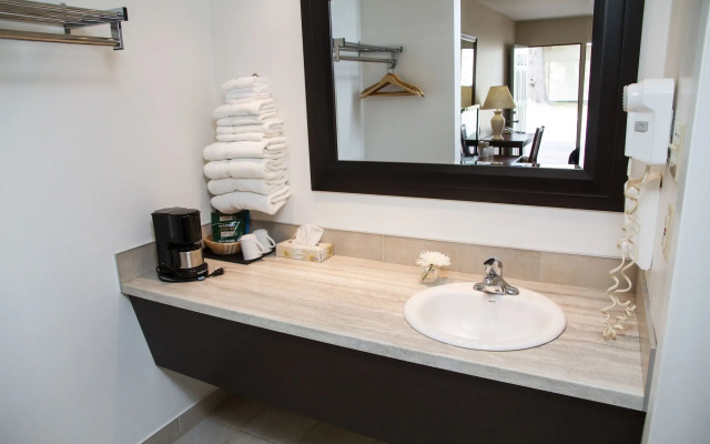 Rideau Heights Inn