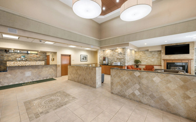 Quality Inn & Suites Fishkill South near I-84