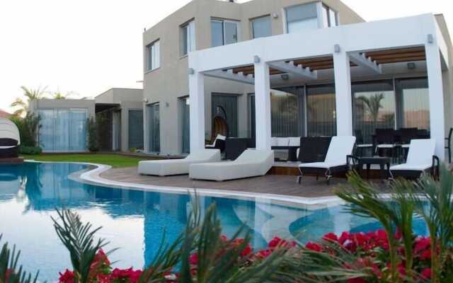 Mango Luxury Villa