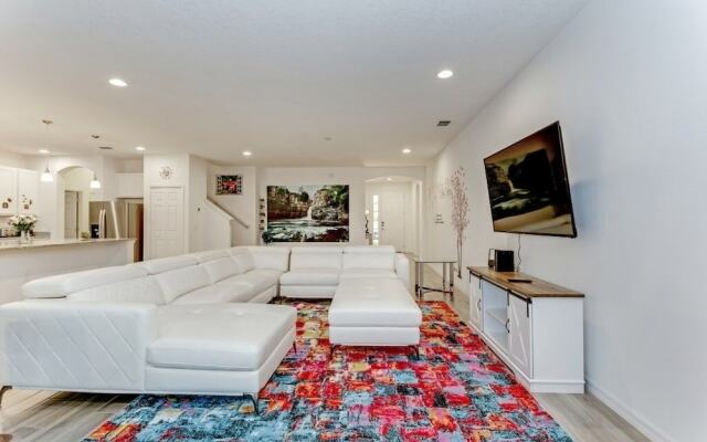 6028bod 14 Bedroom Home