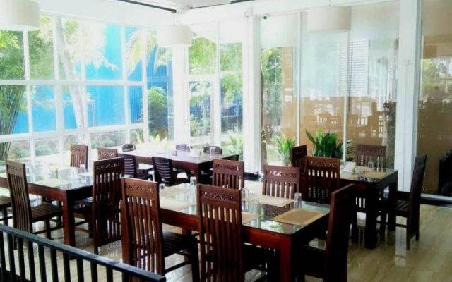Golden Park Hotel