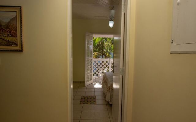 Casa ampla em Bertioga - 2 min. da praia