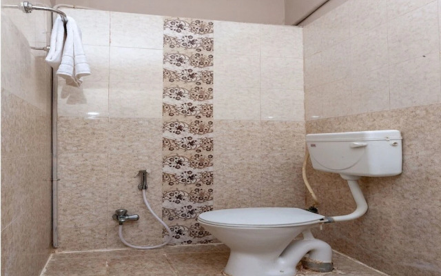 New Royal Inn by OYO