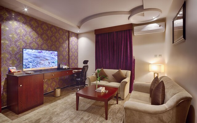 Lavona Hotel