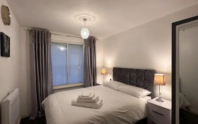 Captivating 2-bed Apartment in West Bromwich