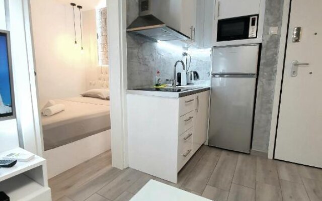 Lux apartment 13 with yard in the heart of Athens