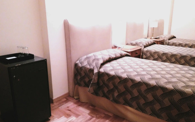 Tritone Hotel