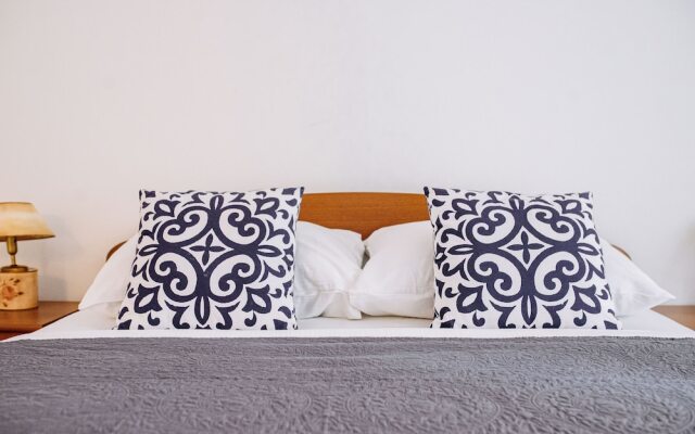 Illyria Old Town Apartment by DuHomes