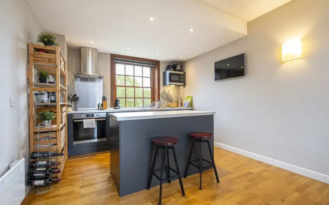 Scott's Avenue by Underthedoormat