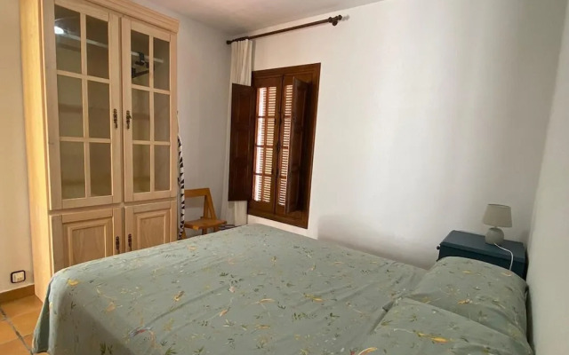 Spacious Holiday Home With Private Garden