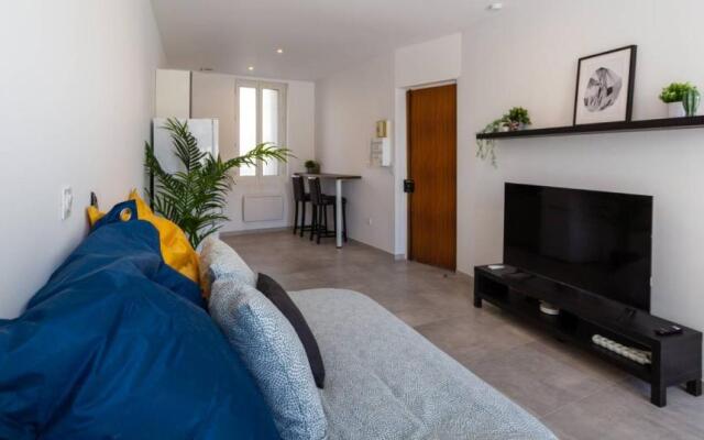 MaxBnb - CLIMATISÉ - Grand Studio 37m2 & terrasse 30m2 - Est