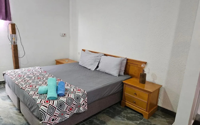 Spacious 4-bed Villa in Flic en Flac Roof top bar