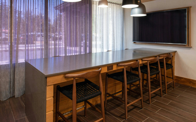 Fairfield Inn & Suites by Marriott Bakersfield Central