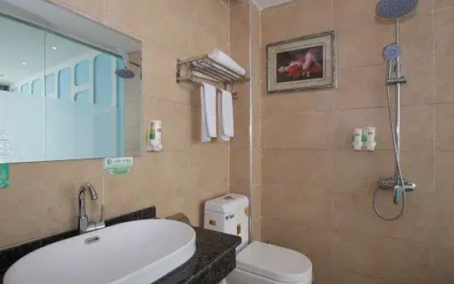 Jin Xiu Xiao Xiang Hotel (Guilin North High-speed Railway Station)