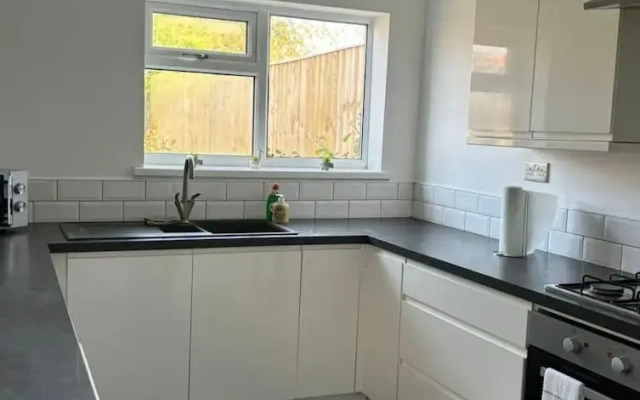 4 Bedroom Refurbished Workers Haven