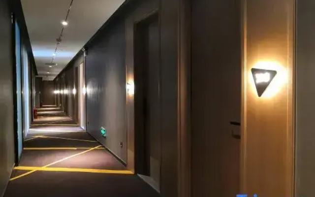 Yuehu Hotel (Taiyuan Red Lantern Stadium Branch)