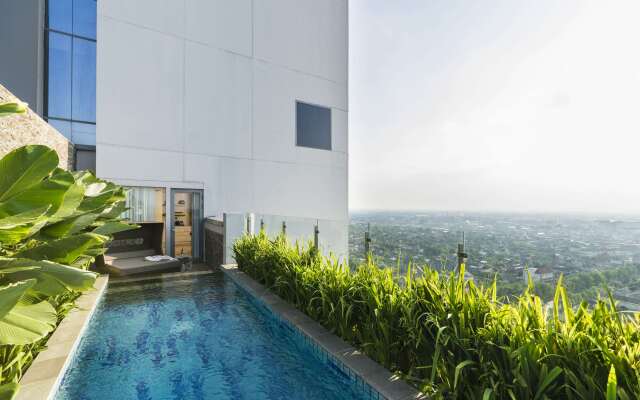 Alila Solo, Java