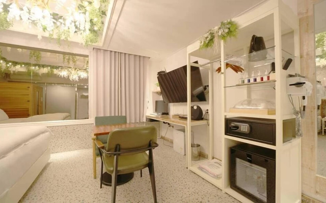 Hotel February Dongdaegu