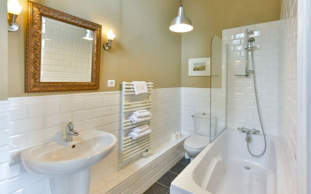 Les Roches - Chateaux & Hotels Collection